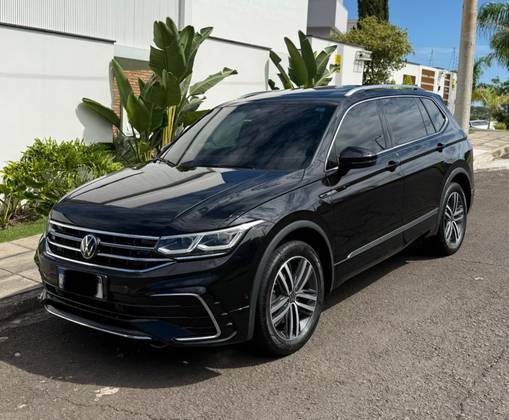 VOLKSWAGEN TIGUAN 2.0 300 TSI GASOLINA ALLSPACE R-LINE AUTOMÁTICO